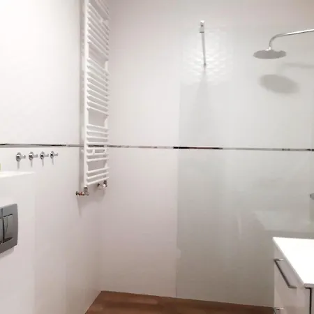 アパート Wawa ワルシャワ